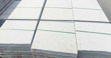 丽江芝麻白毛板，石材毛板