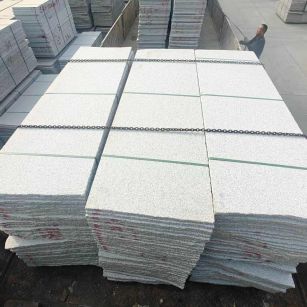 丽江芝麻白毛板，石材毛板