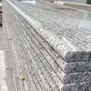 丽江芝麻白楼梯踏步 花岗岩楼梯板材
