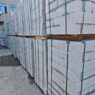 丽江芝麻白路牙石，路侧石