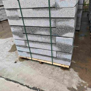 丽江芙蓉白路牙石，马路牙子