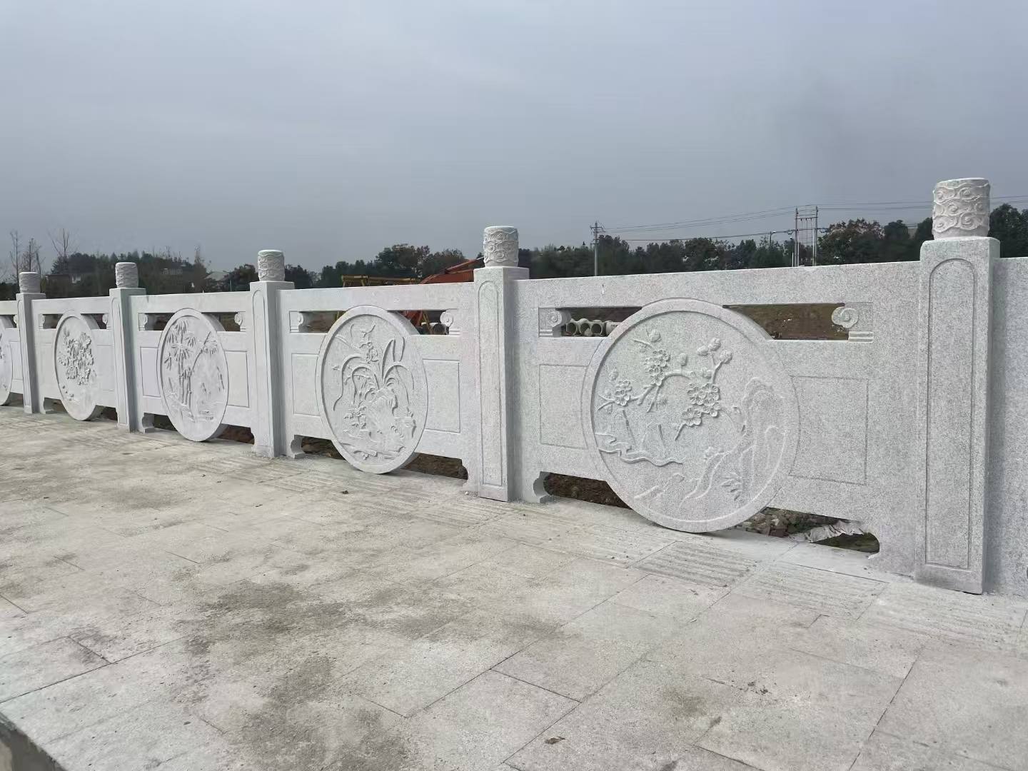 丽江芝麻白河道栏杆 石材栏杆