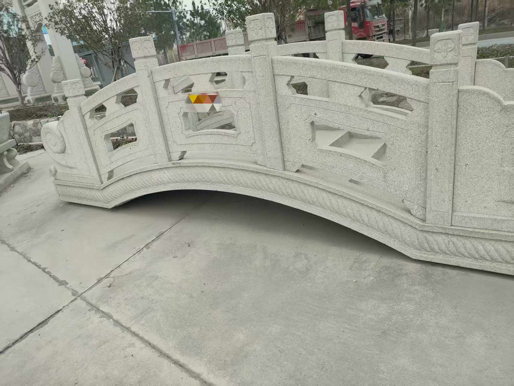 丽江芝麻白拱桥，石桥