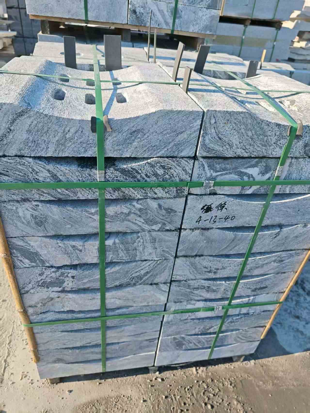 丽江浪淘沙水沟盖板